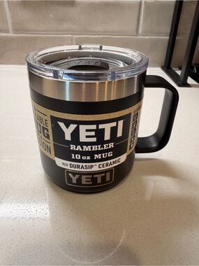 NWT Yeti Mug 10oz / Black